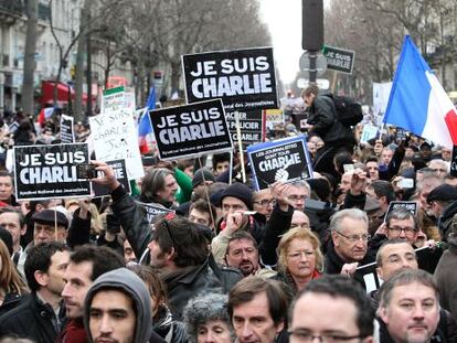 Manifestants a Par&iacute;s per l&#039;atemptat contra la revista &#039;Charlie Hebdo&#039;.