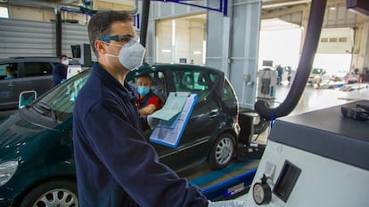 Proceso de inspección técnica de vehículos.