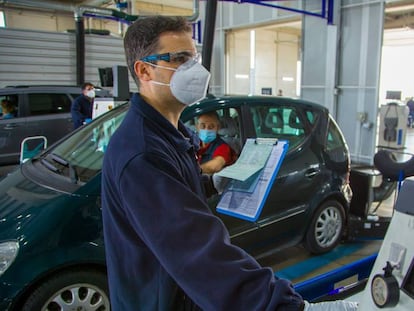 Proceso de inspección técnica de vehículos.