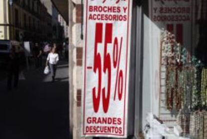 Oferta de rebajas en un pequeño comecio