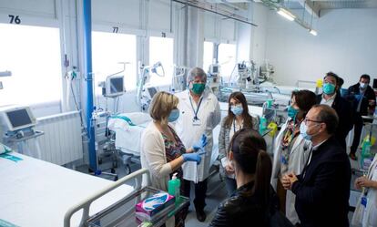 La consellera de Salut, Alba Vergés, a l'hospital de Sabadell.