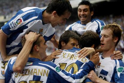 Los jugadores vascos celebran el ascenso