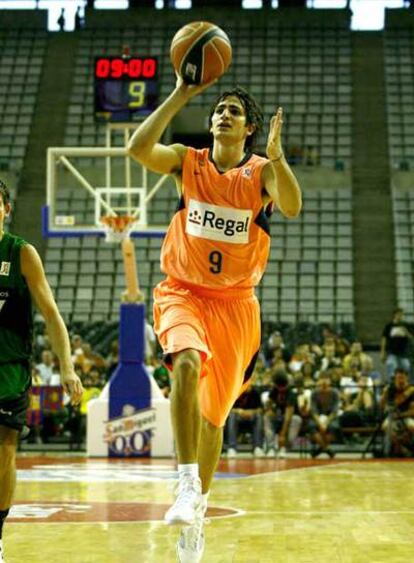 Ricky Rubio se dispone a lanzar.