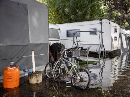 Camping parcialmente inundado en Castelldefels Barcelona