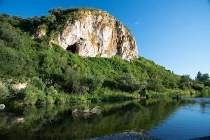 cueva de Chagyrskaya, en Siberia (Rusia).