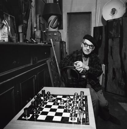 Man Ray. Artista. París, 1975