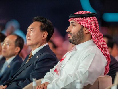 Saudi Arabia's Crown Prince Mohammed bin Salman and President of South Korea Yoon Suk-Yeol in Riyadh, Saudi Arabia, October 24, 2023.