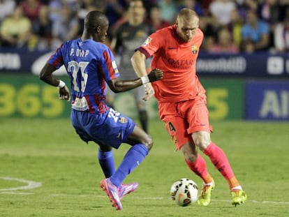 Mathieu en el partido frente al Levante. 