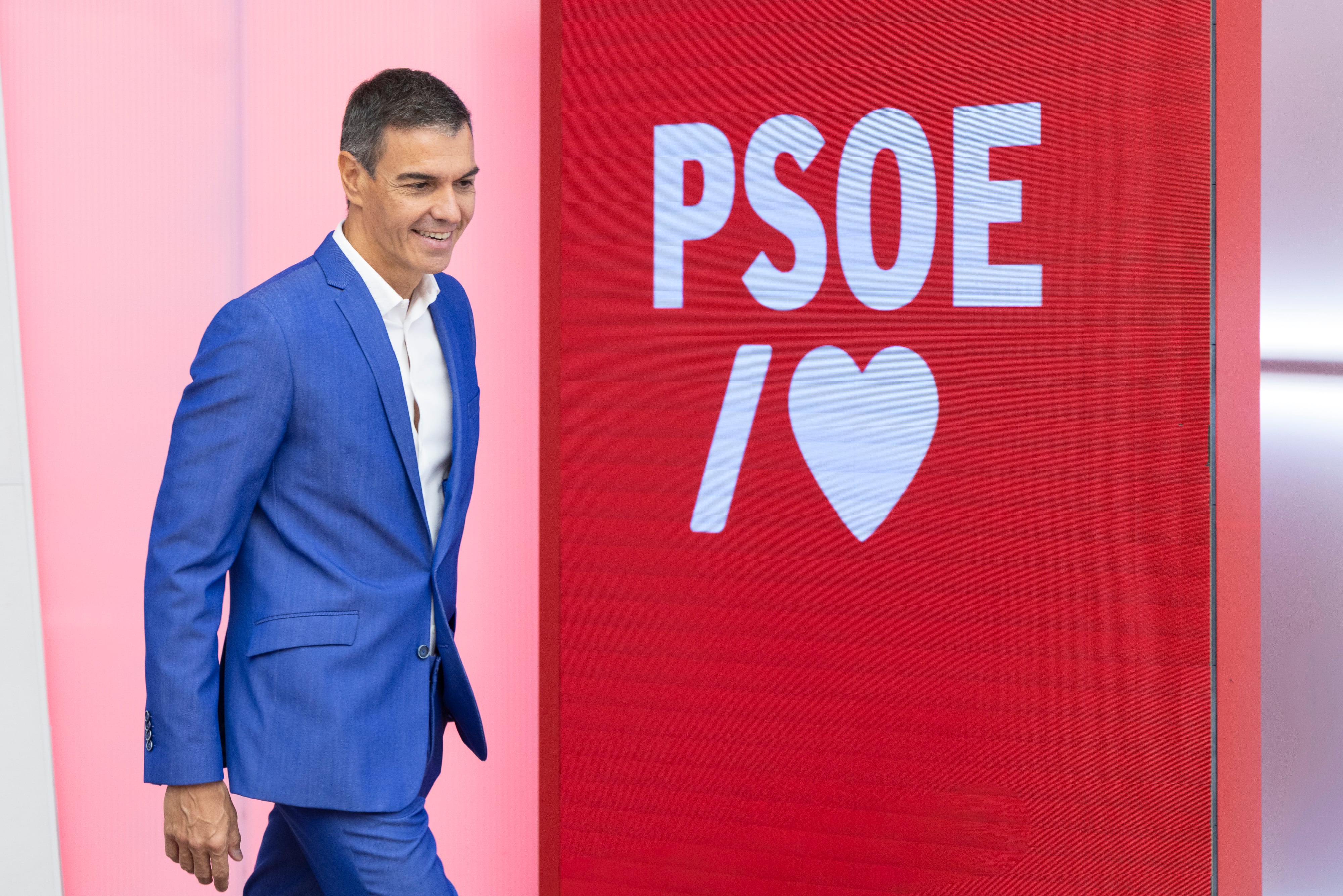 La crisis de Ceuta castiga al PSOE con dos puntos menos, según el CIS