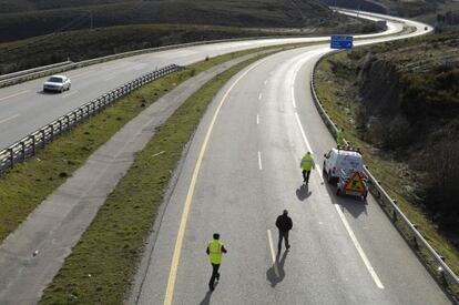 Obras en la autov&iacute;a A-52 en Ourense 