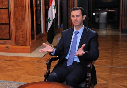 Bachar el Asad durante una entrevista reciente a AFP, en una imagen cedida por la presidencia siria.