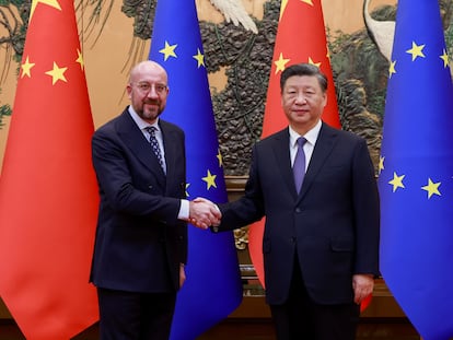 El presidente del Consejo Europeo, Charles Michel, con el presidente de China, Xi Jinping, en un encuentro mantenido el 1 de diciembre de 2022 en Pekín.