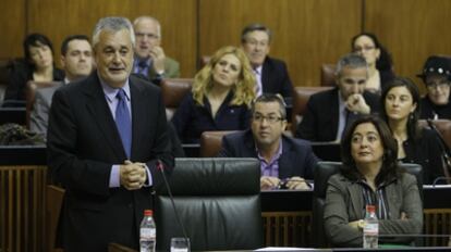 Griñán responde a Arenas en el Parlamento andaluz.