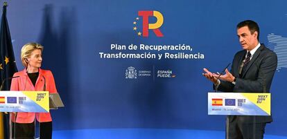 El presidente del Gobierno, Pedro Sánchez, y la presidenta de la Comisión Europea, Ursula von der Leyen.