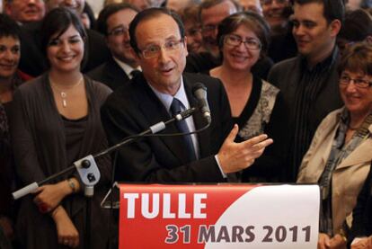 Hollande anuncia su candidatura a las primarias socialistas en Tulle (centro de Francia).