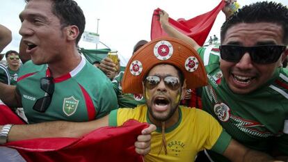 Aficionados de M&eacute;xico y Brasil, en Fortaleza.