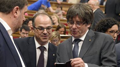 Carles Puigdemont, Jordi Turull y Oriol Junqueras en el &#039;Parlament&#039; el pasado mes de septiembre.