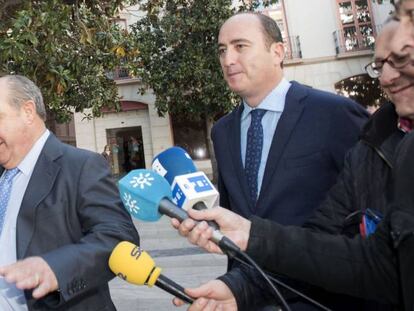 El alcalde de Granada, José Torres Hurtado, en el Ayuntamiento.