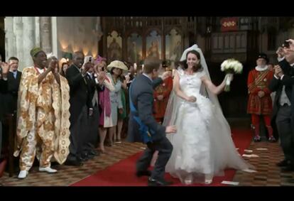 Imagen del vídeo de la empresa de telefonía T-Mobile en el que se imitaba la boda de Guillermo y Catalina en la abadía de Westminster. <a href="http://www.youtube.com/watch?v=Kav0FEhtLug&feature=player_embedded" target="_blank">Aquí puedes ver el vídeo completo.</a>