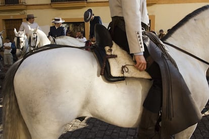 Zahones y sombreros cordobeses en Jerez de la Frontera donde tres semanas después de Semana Santa se celebra la Feria del Caballo.