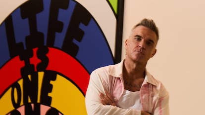 Robbie Williams, el 20 de junio de 2024 en Barcelona para la presentación de su exposición, 'Confesiones de una mente desbordada', en el Museo Moco.