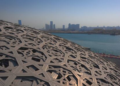 Cúpula del Museo del Louvre de Abu Dabi, construído por Grupo SanJosé.