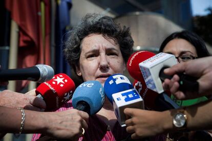 La diputada en la Asamblea, Beatriz Gimeno, en una declaración ante los medios el pasado julio.