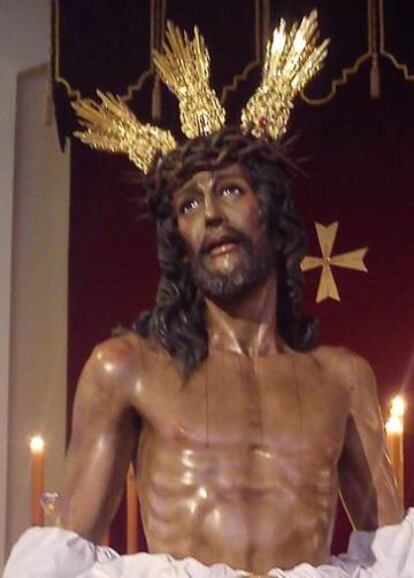 Escultura que el denunciado en Jaén utilizó para sobreponer su rostro.