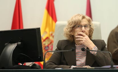 Manuela Carmena, esta mañana en el pleno del Ayuntamiento.