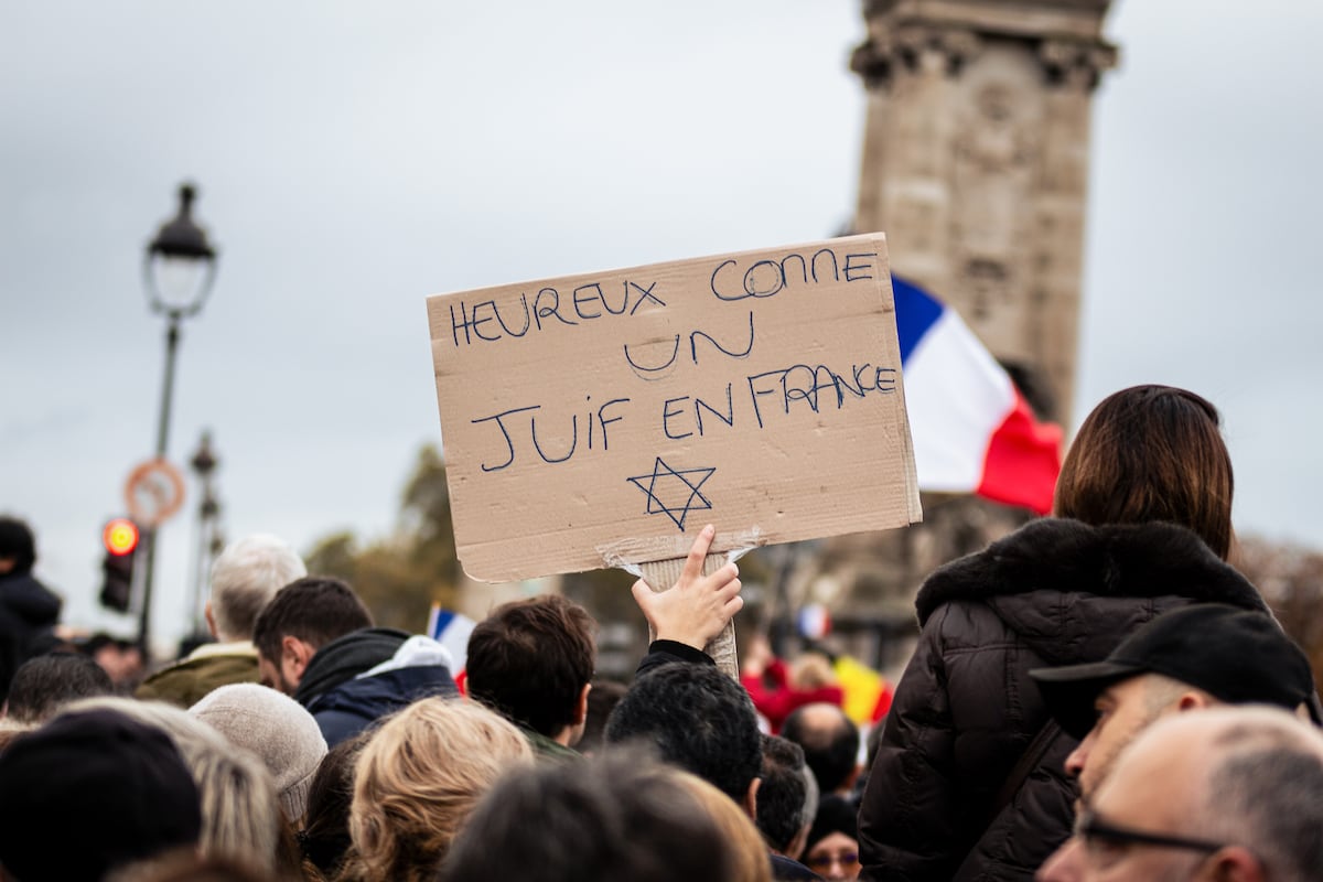 The rape of a minor perpetrated with anti-Semitic insults inflames the electoral campaign in France