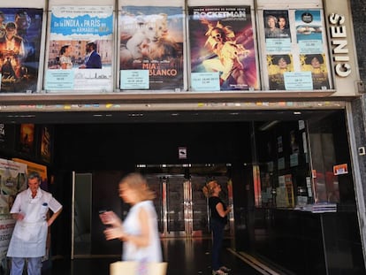 Entrada a un cine.