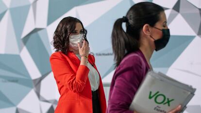 Isabel Díaz Ayuso y Rocío Monasterio, durante el debate electoral por la campaña electoral del 4-M celebrado en Telemadrid.