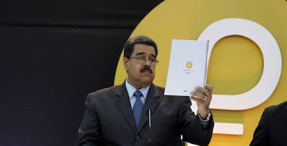 Nicol&aacute;s Maduro, en el lanzamiento del petro, el martes en Caracas.