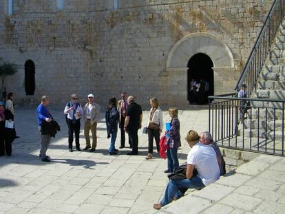 Turistas austriacos en Pe&ntilde;&iacute;scola. 