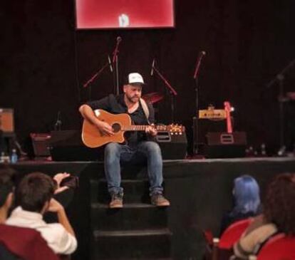Ricardo Lezón durante su actuación en Madrid.
