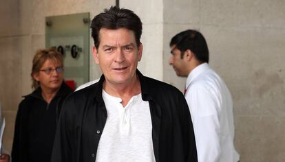 Charlie Sheen este jueves durante la presentaci&oacute;n de la marca de preservativos Lelo Hex.