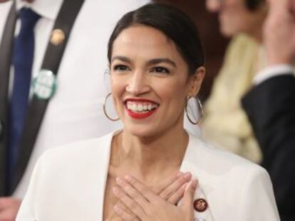 La congresista de 29 años se convierte en un fenómeno de masas y consigue colocar el socialismo en el corazón del debate político estadounidense