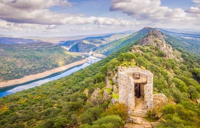 El castillo del parque nacional de Monfragüe.