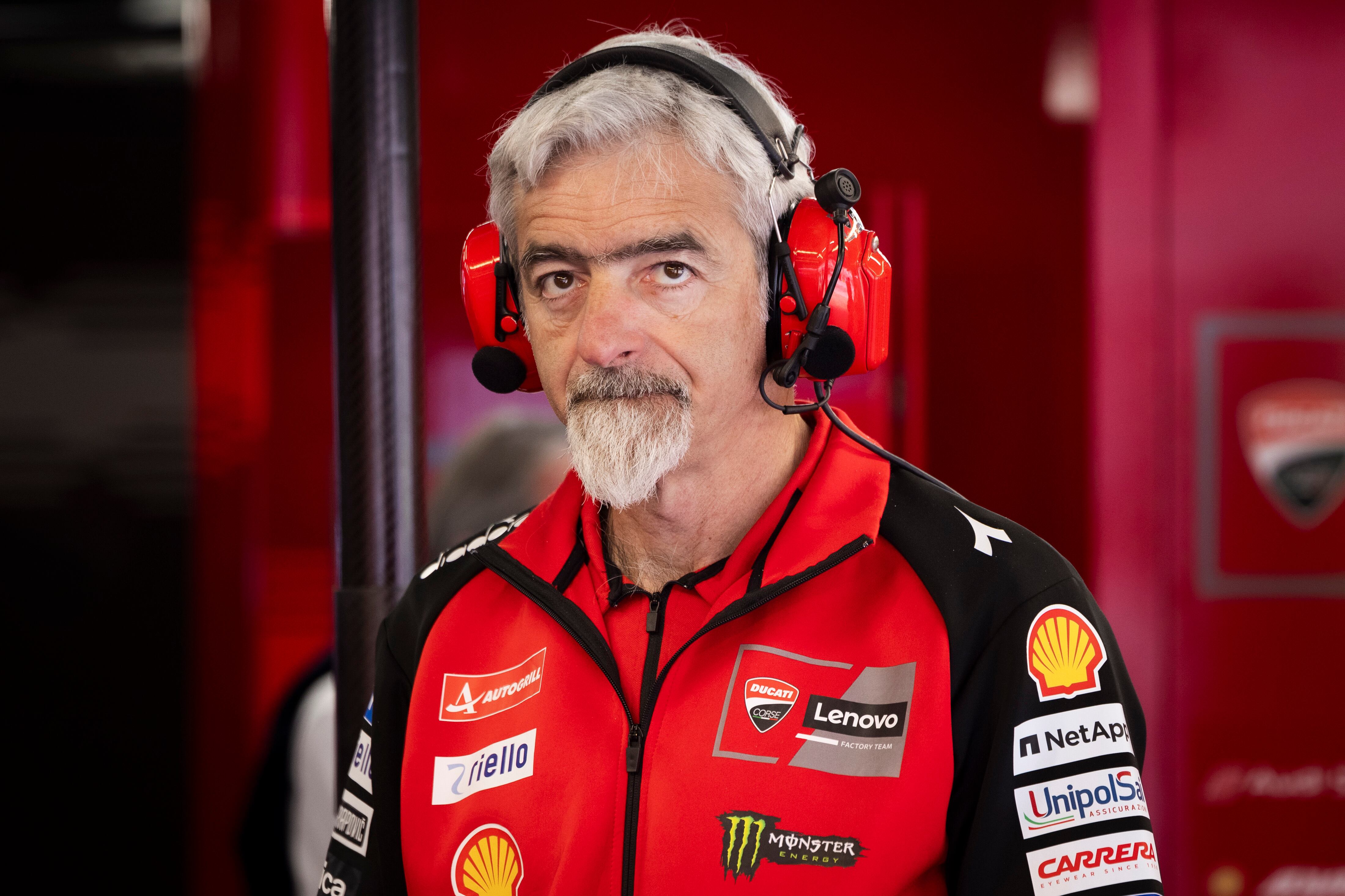 El director de Ducati, Gigi Dall'Igna, el día de los entrenamientos del Gran Premio de Cataluña. 