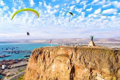 Parapente en Morro de Arica.