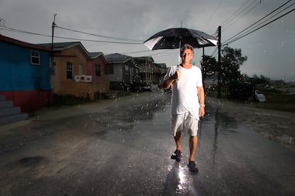 Mike Oldfield posa en las Bahamas, lugar donde lleva retirado desde hace años, en mayo de 2009. 