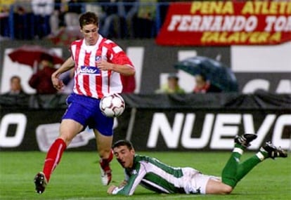 Fernando Torres supera a Luis Fernández.