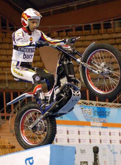 El piloto Albert Cabestany, en una de las zonas de obstáculos del certamen.