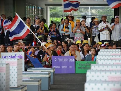 Manifestantes antigubernamentales llaman al boicot en Bangkok.