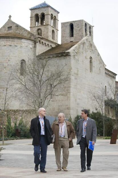 Duran, Pujol y Mas, ayer en el monasterio de Sant Benet de Bages.