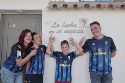 La familia que vistó el entrenador del Cádiz CF en el Puerto de Santa María.
