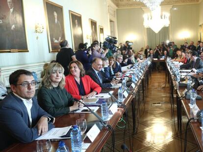 Reunión del Gobierno y las comunidades este jueves en el Ministerio de Política Territorial.