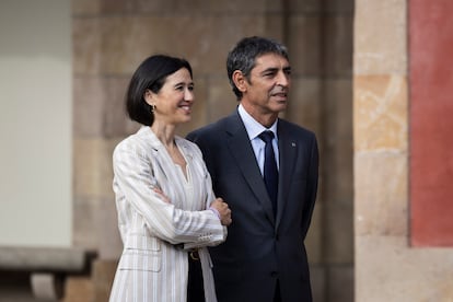 Núria Parlon y Josep Lluís Trapero, en el Parlament.