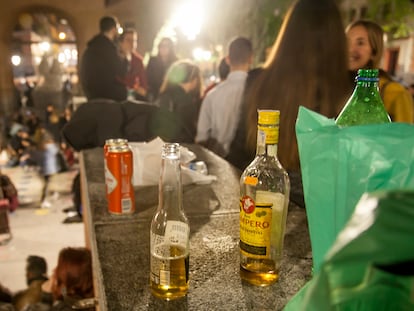 Botellón en la plaza Dos de mayo de Madrid.