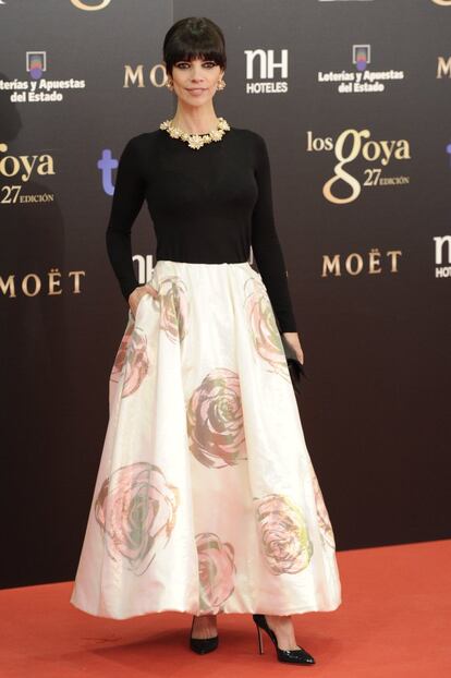 Maribel Verdú se convirtió en una de las vencedoras de la ceremonia de los Goya de 2013 al hacerse con el galardón a mejor actriz por su papel en la película ‘Blancanieves’. Su apuesta por Dior también fue de las más aplaudidas de la noche. 